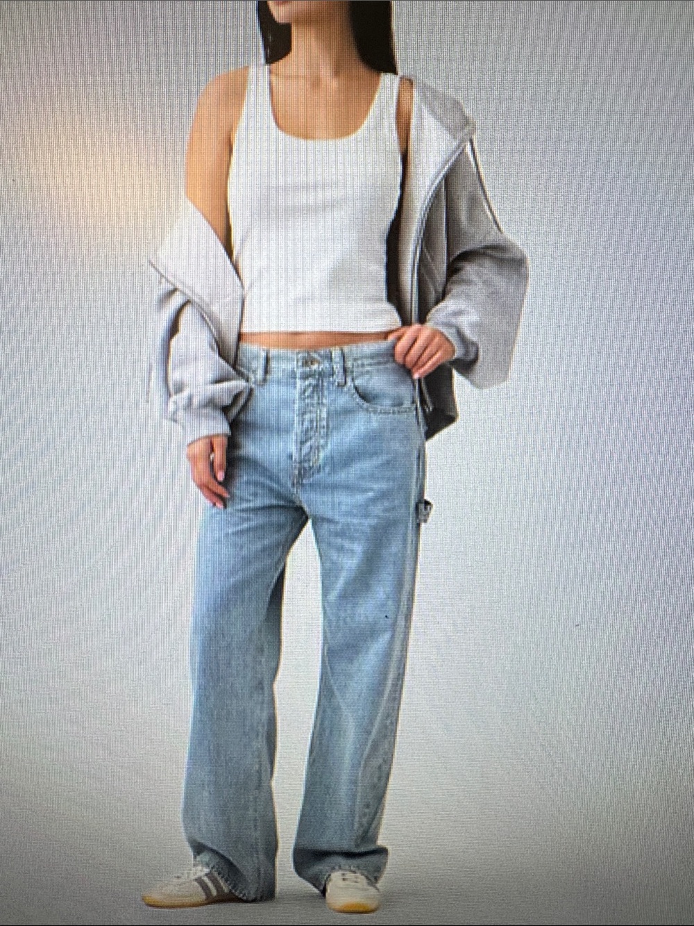 Gap women’s low slung relaxed straight carpenter jeans. Brand new. Size 29L